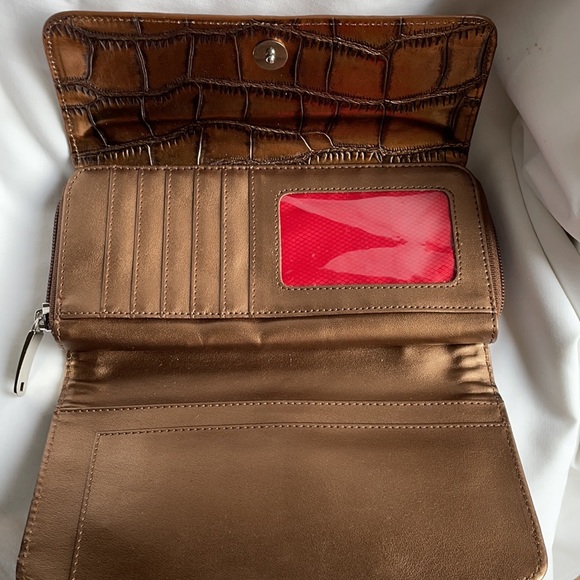 Women’s Wallet - Picture 3 of 4